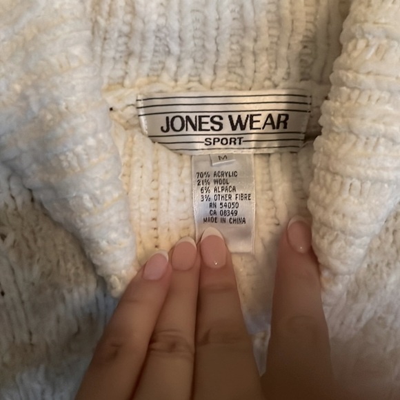 Vintage Chunky Knit Roll-Neck Sweater | Size Medium - Picture 5 of 5